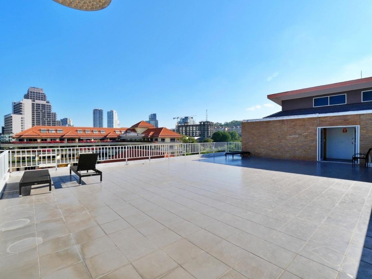 2 Bedroom Calm Area, Huge Balcony, Friendly Staff Apartment